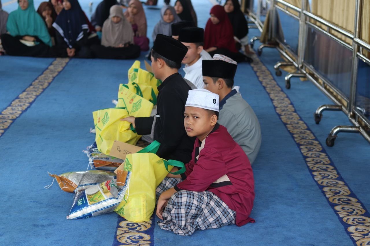 Kirim aqiqah ke panti asuhan bersama Aqiqah Sarirasa Kediri